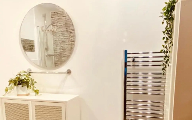 Chester Water view thirty8