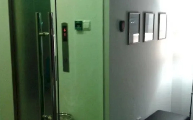 SKYPOD Hostel