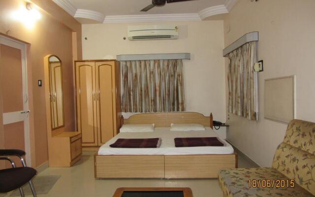 Hotel Decent Somnath