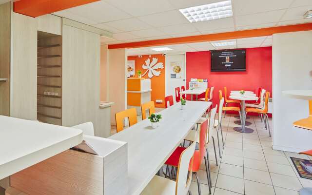 Hôtel Premiere Classe Melun Senart - Vert Saint Denis