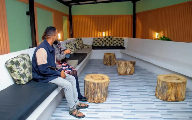 Jaden Hotel & Lounge