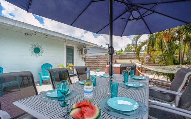 Modern Grove Beautiful 3 Bedroom Home