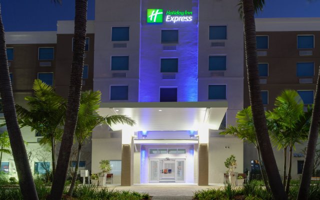 Holiday Inn Express Hotel & Suites Ft Lauderdale Airport/Cru, an IHG Hotel