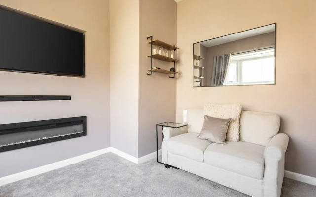 Host Stay High Street