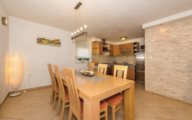Amazing Home in Drnis With Wifi and 3 Bedrooms