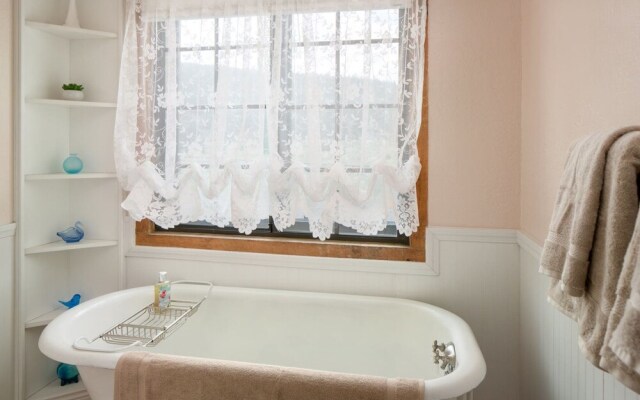Quarter Horse Lodge