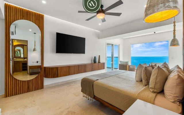 Luxury 4 BR Condo Amazing Views - Beach - Pools