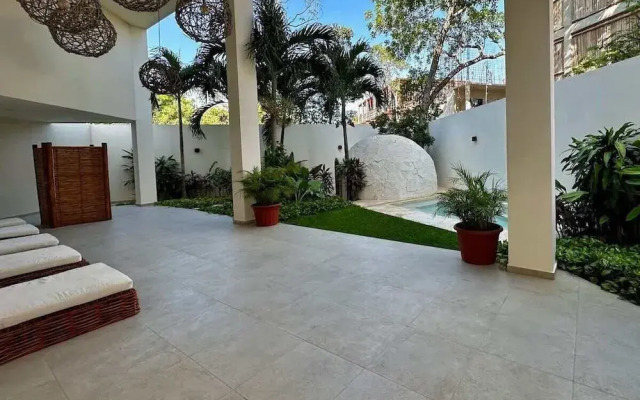 Studio W/private Pool Gym Relaxing Green Areas