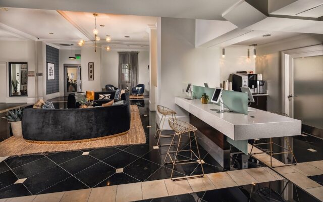 StaysPro - Glamorous Beverlywood Residence