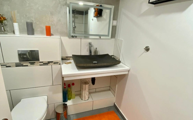 Gemütliche möblierte Souterrain Wohnung