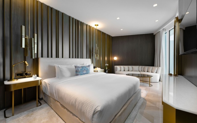 Maison Privee - Glamourous Apt with Sea Views at FIVE Palm — фото 4