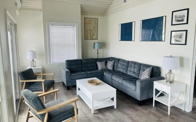 Ww407 West Tacony Avenue, 3rd Floor