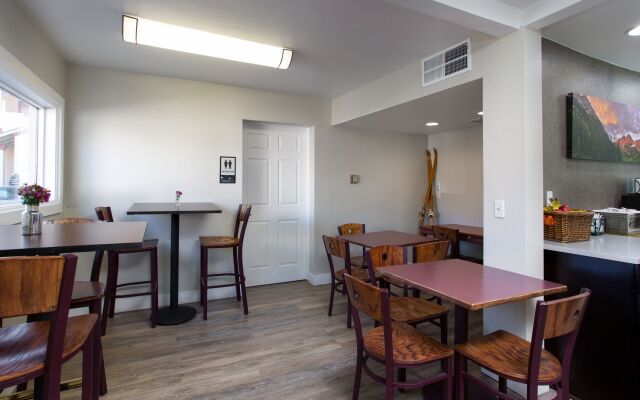 Econo Lodge Inn & Suites Durango