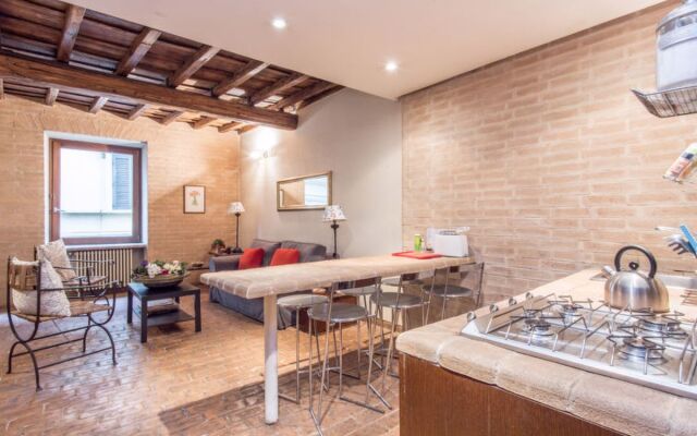 Elegant Campo dei Fiori