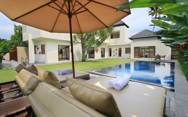 Villa Damaya