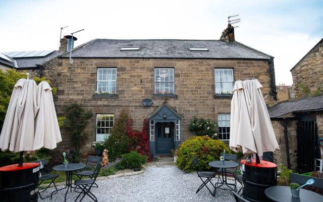 Laburnum House & Bistro En Glaze