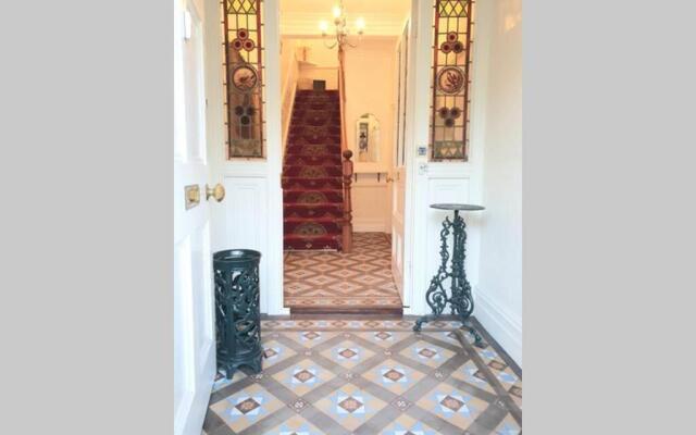 Westfield House - Characterful 7 bedroom townhouse