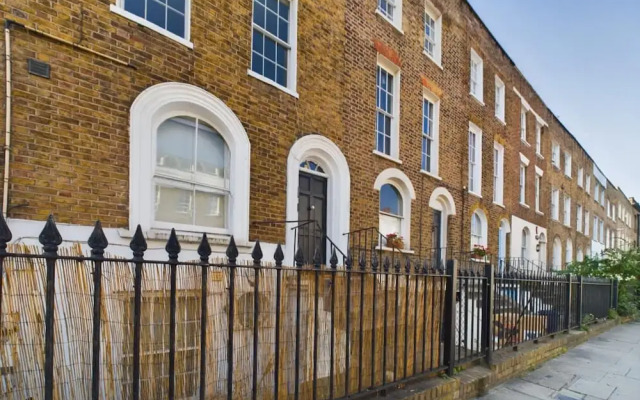 The Dalston Hideout - Captivating 2bdr Flat, London