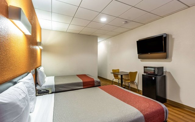 Motel 6 Elizabeth, NJ - Newark Liberty Intl Airport