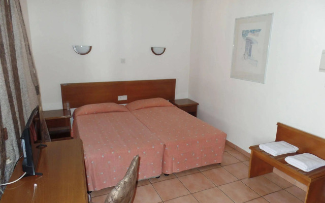 Metropole Hotel