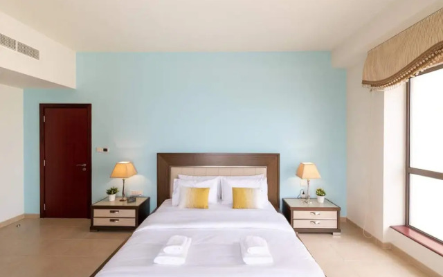 Отель Sea And Marina View Mins Away From Jbr Walk