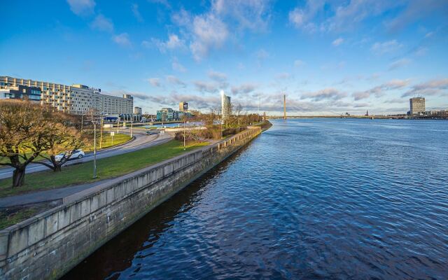 WINWINSTAY Exclusive Apartments by River Daugava