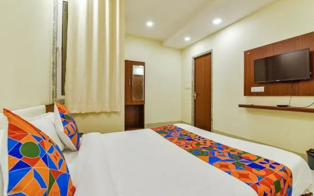 Fabhotel Diamond I