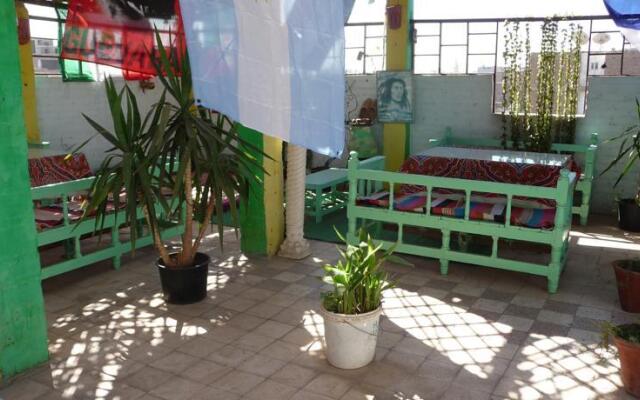 New Everest Hotel