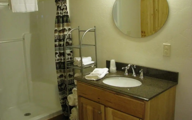 Evergreen Motel