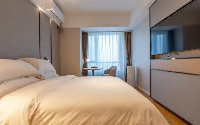 Wanxiang Yuepin Hotel (Jinan Olympic Sports Center)