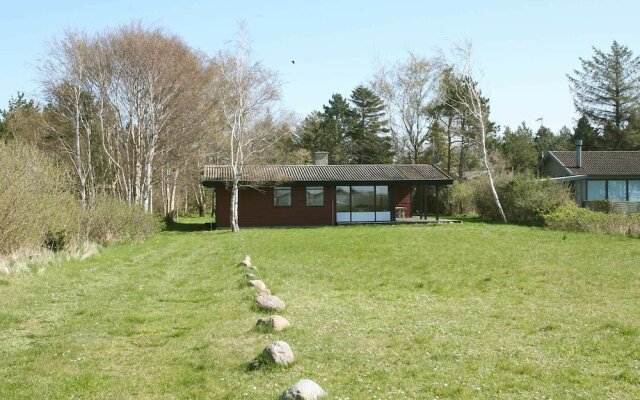 Pleasant Holiday Home in Føllenslev Near Sea