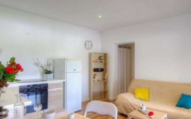 Appartement tranquille en bas de villa