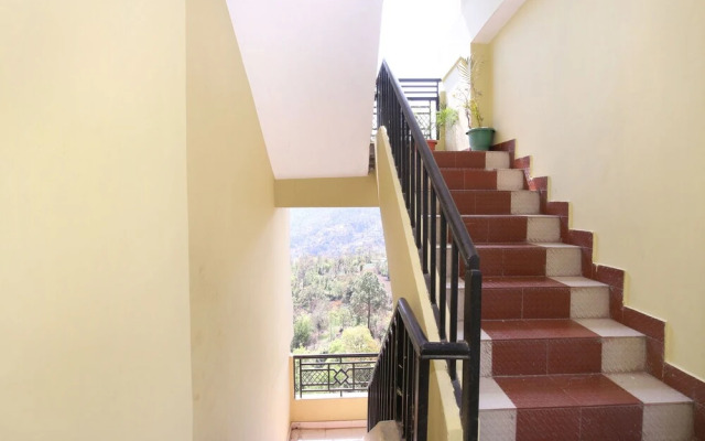 OYO 12796 Home Studios Hill View Solan