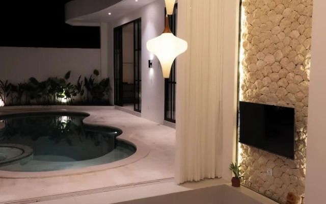 Tropical 2BR Private Villa, 6min Pererenan Beach