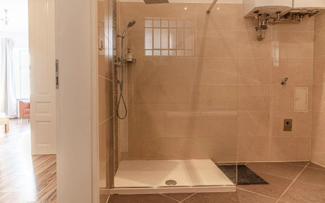 Modern Apartment - Bookable in Lockdown