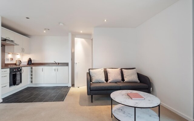 Sunny and Spacious 2BR Apartment