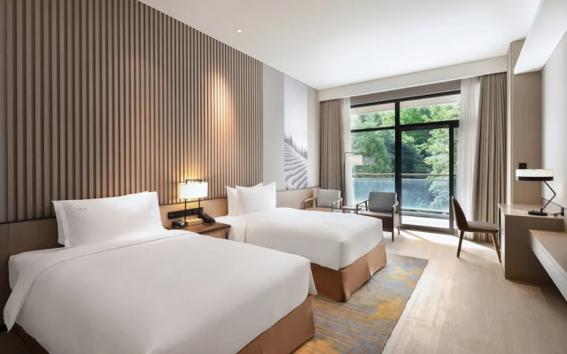 Holiday Inn Resort Mengding Mountain