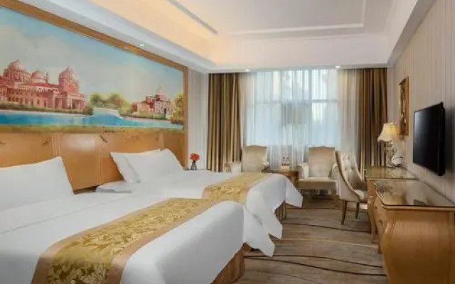 Vienna Hotel Meizhou Jiangnan
