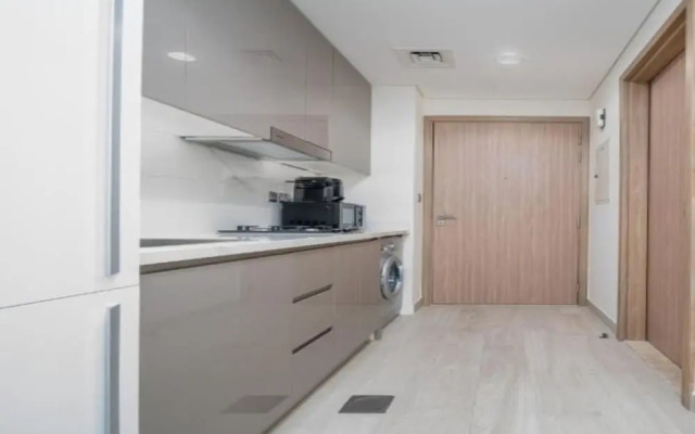 Greek View Studio Farhad Azizi Residence Al Jaddaf