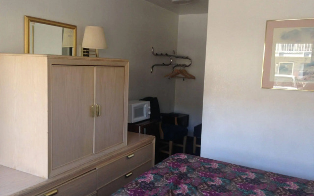 American Budget Inn and Suites- Modesto