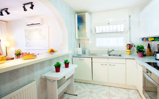 Holiday Home Requesens canal