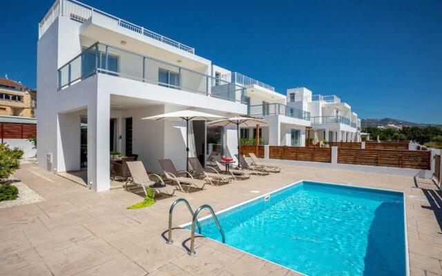 Villa White Moonflower