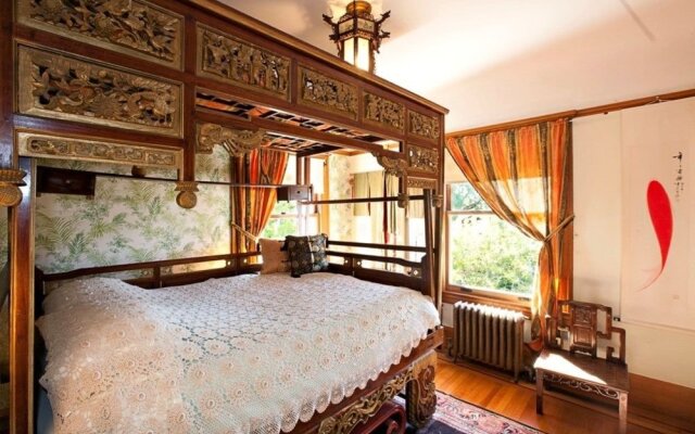 Darling House B & B