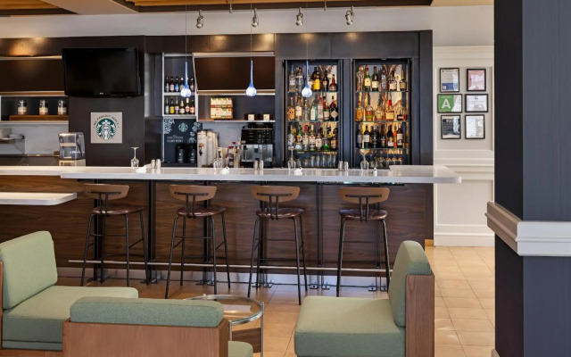 Courtyard by Marriott Baldwin Park