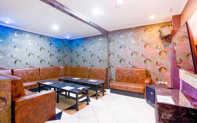 RedDoorz near City Walk Lippo Cikarang