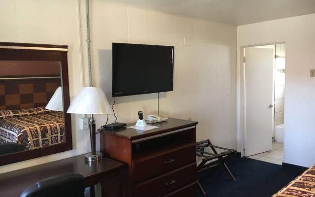 Deluxe Inn Of Roswell