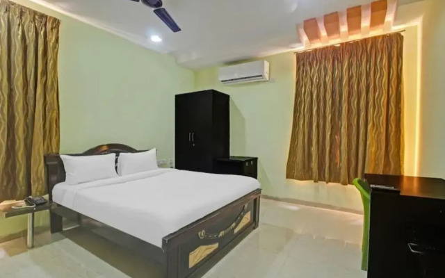 Goroomgo LA GRACE Suit Bhubaneshwar