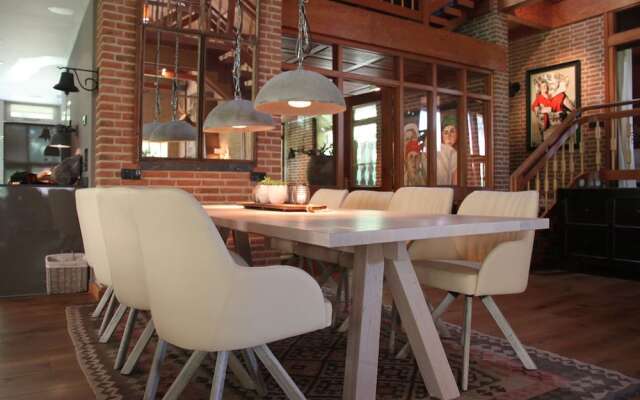 Unique & Modern Constructed Villa in Apeldoorn With Jacuzzi