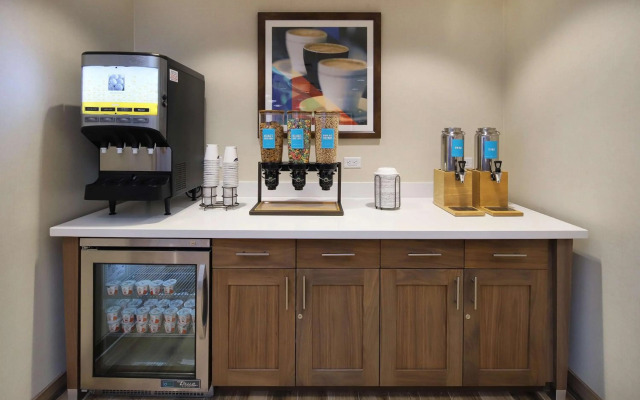 Hampton Inn & Suites Tucson Tech Park