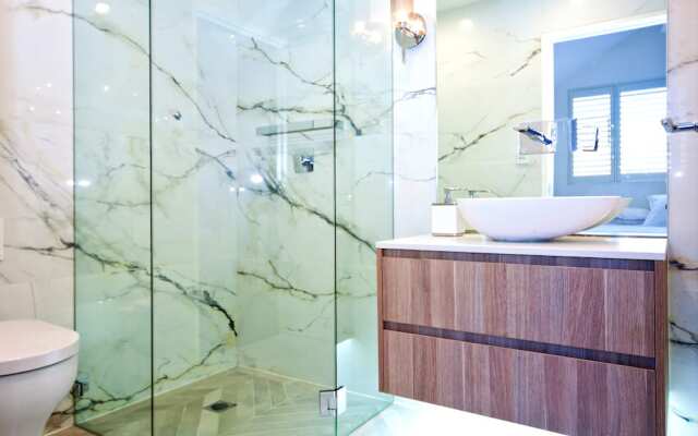 2 Bed Sydney Executive Apt Close To City